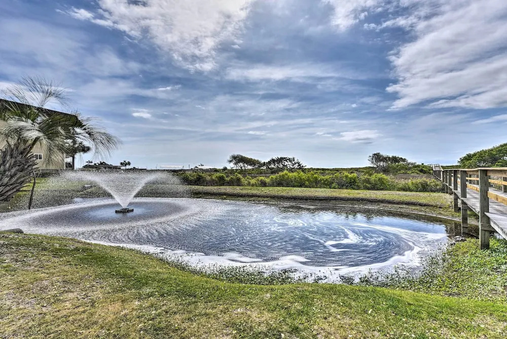 Balcony w/ Tennis Court View: Hilton Head Condo