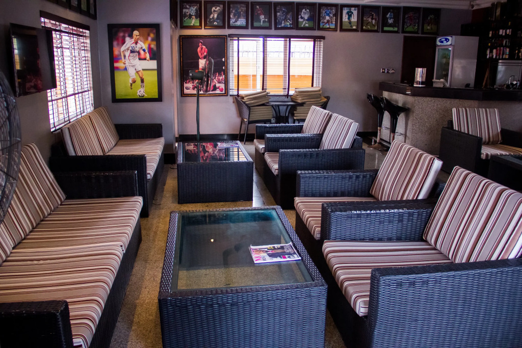 Manyxville Hotel & Suites