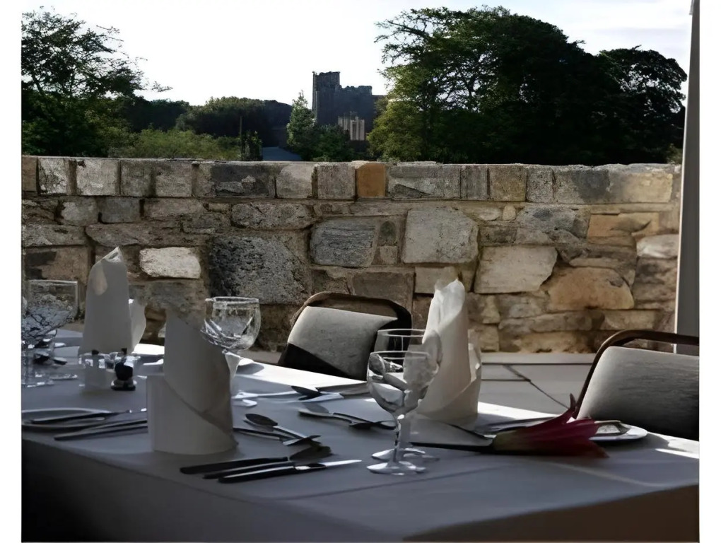 Deebert House Hotel
