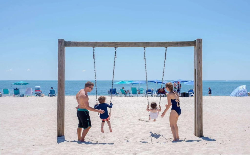 Riviera Beach Resort