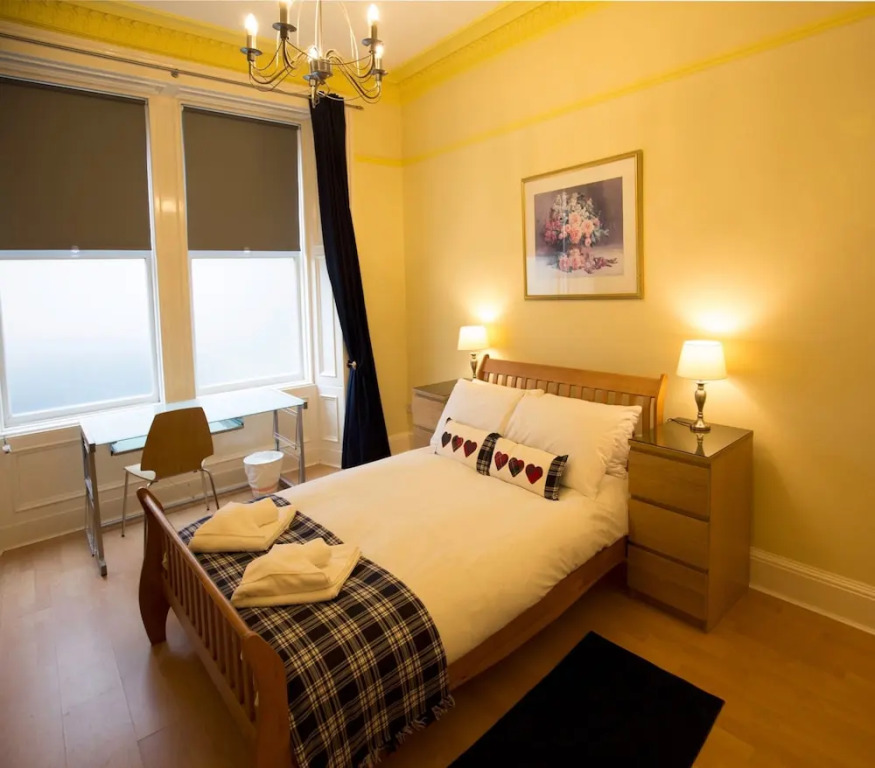 3 Bedroom Flat in South Centre of Edinburgh Sleeps 6