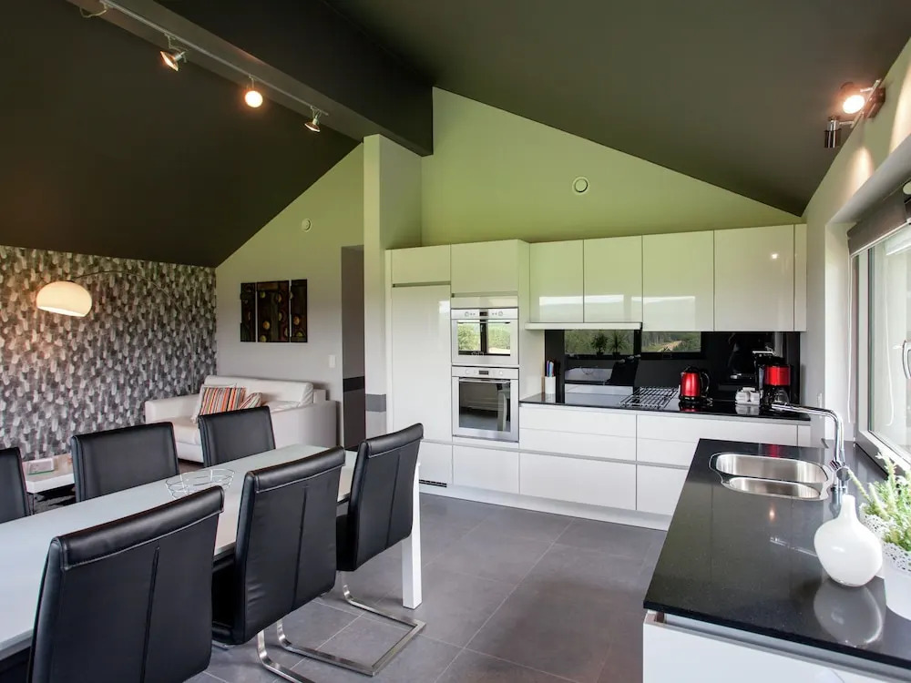 Lush Holiday Home with Private Swimming Pool in Tenneville