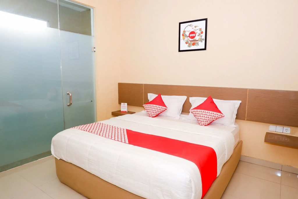 OYO 379 Grand Mundu