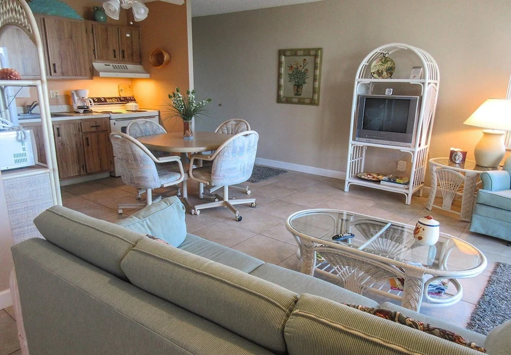 Estero Beach & Tennis 204b 1 Bedroom 1 Bathroom Condo