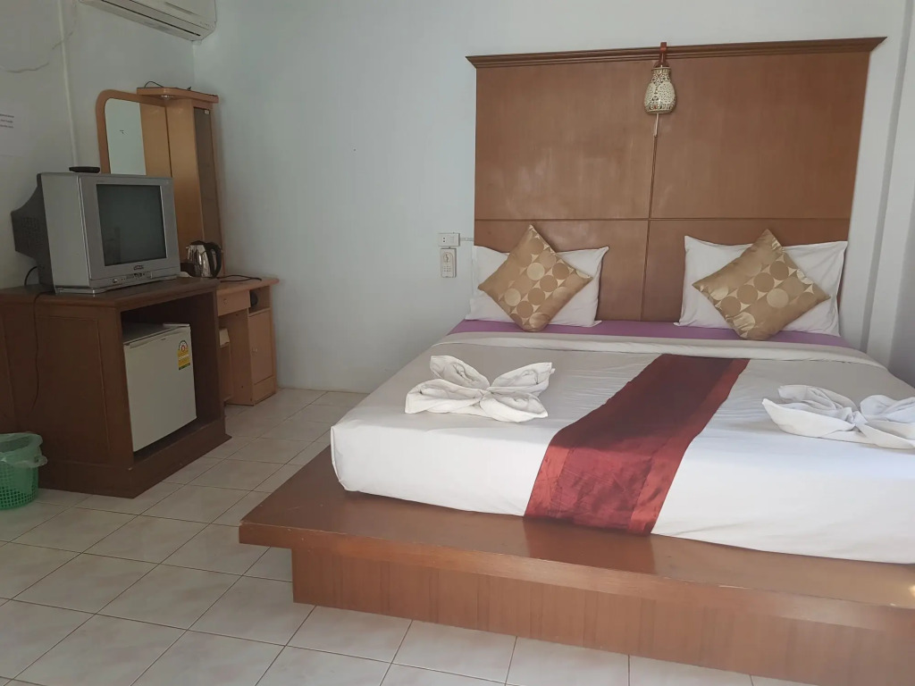 Lanta Paradise Beach Resort