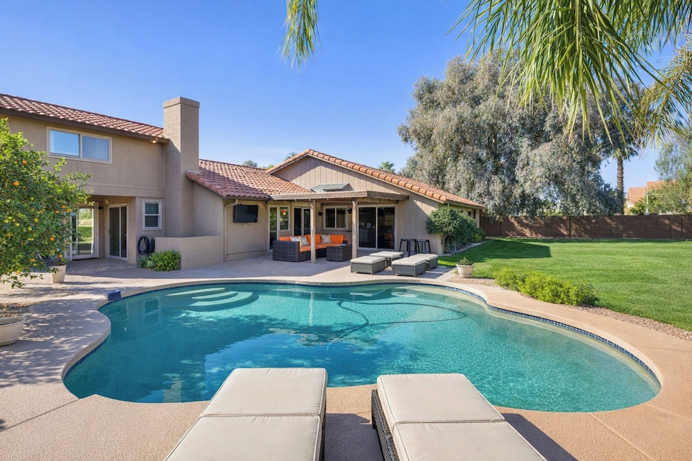 Luxury 5BR + Private Casita Theater Room + Pool