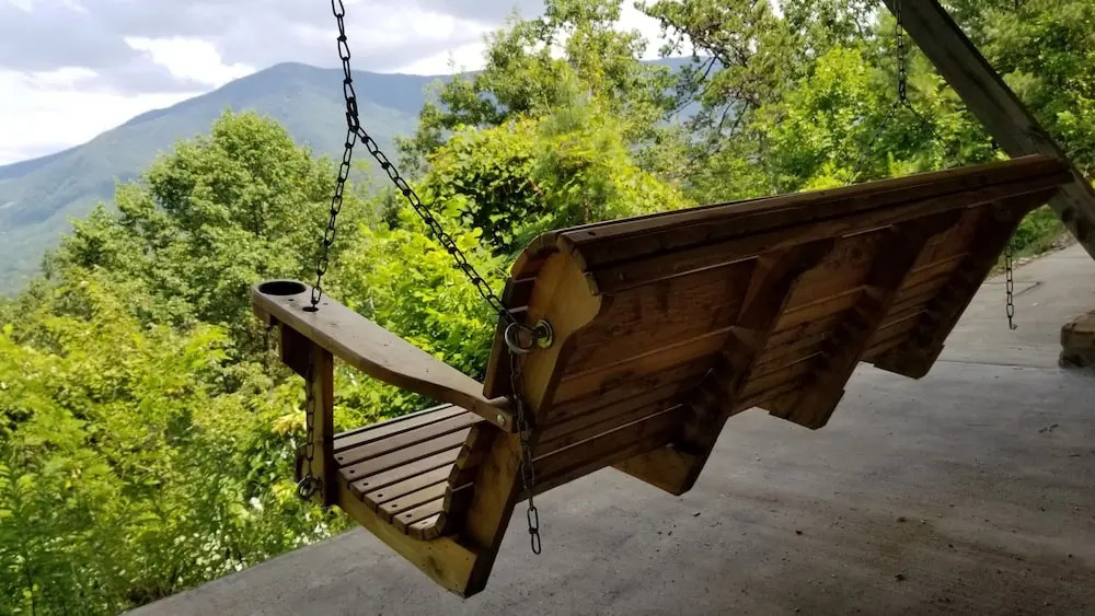 Majestic Views 4 Br cabin by RedAwning