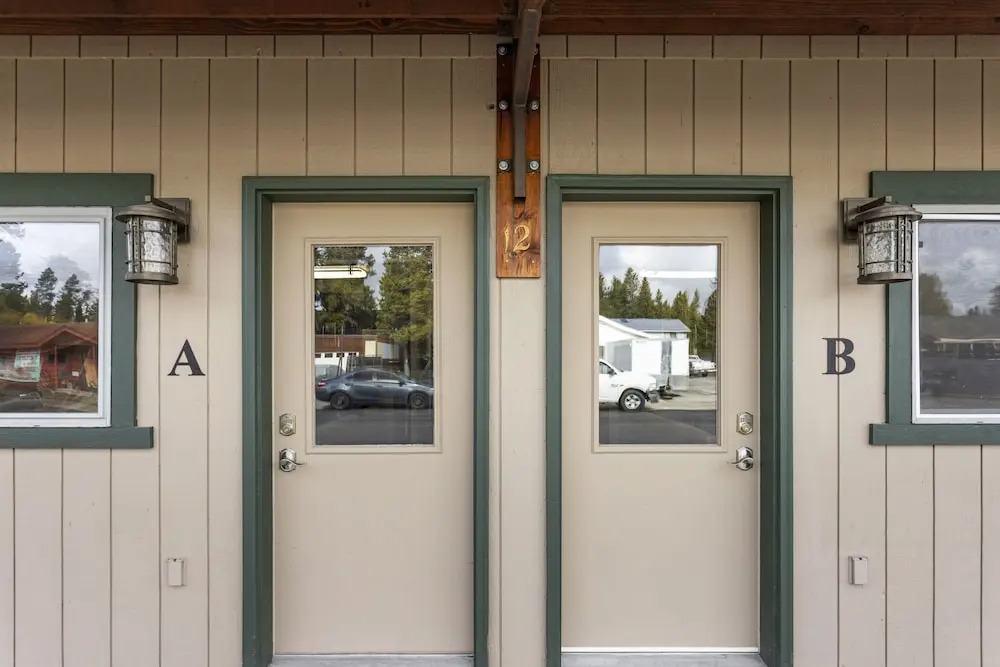 The Yellowstone Hideaway Unit B