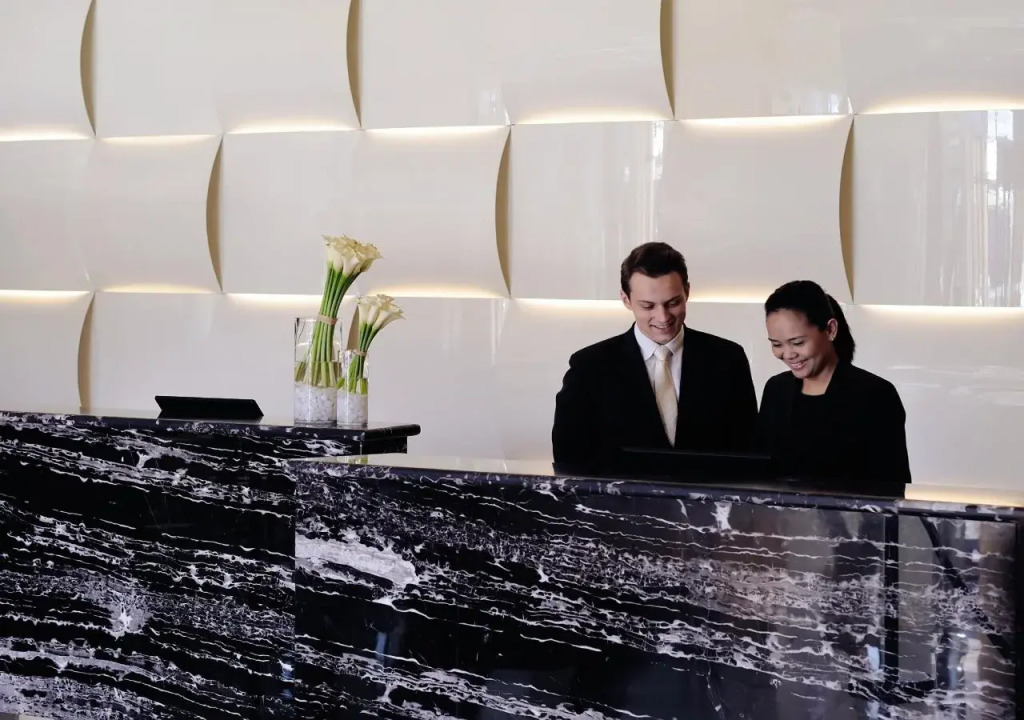 Отель Avani Deira Dubai