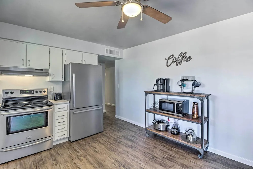 Private Yard! Pet-Friendly Tucson Getaway
