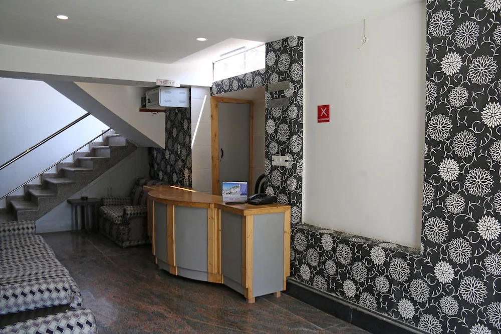 OYO 4945 Abdullah residency