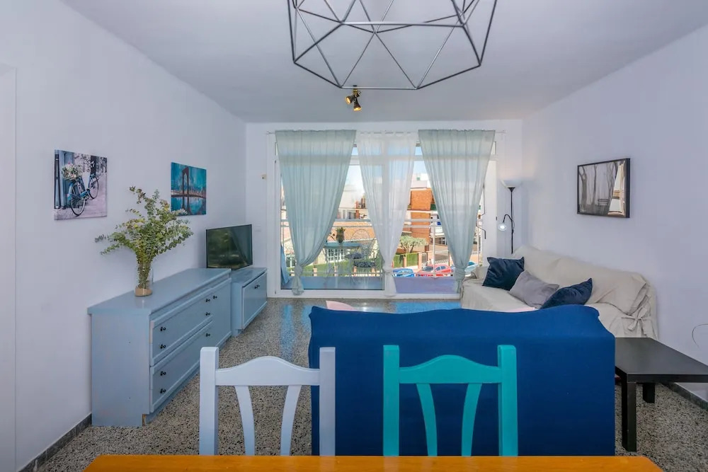 HomeHolidaysRentals Illes
