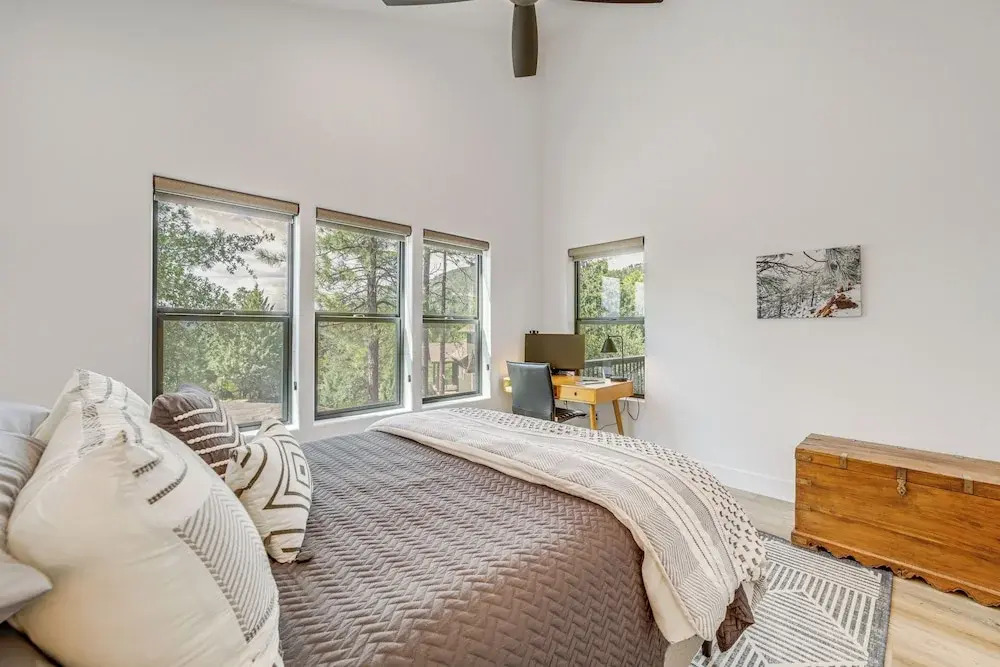 Luxe Pine Home w/ Tonto National Forest Access!