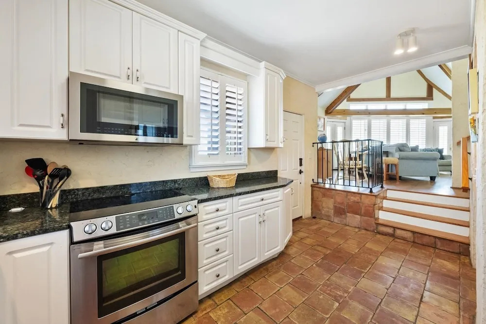 Enjoy Listening To The Sound Of The Crashing Waves And Bird Watching 4 Bedroom Villa by Peace Vacations