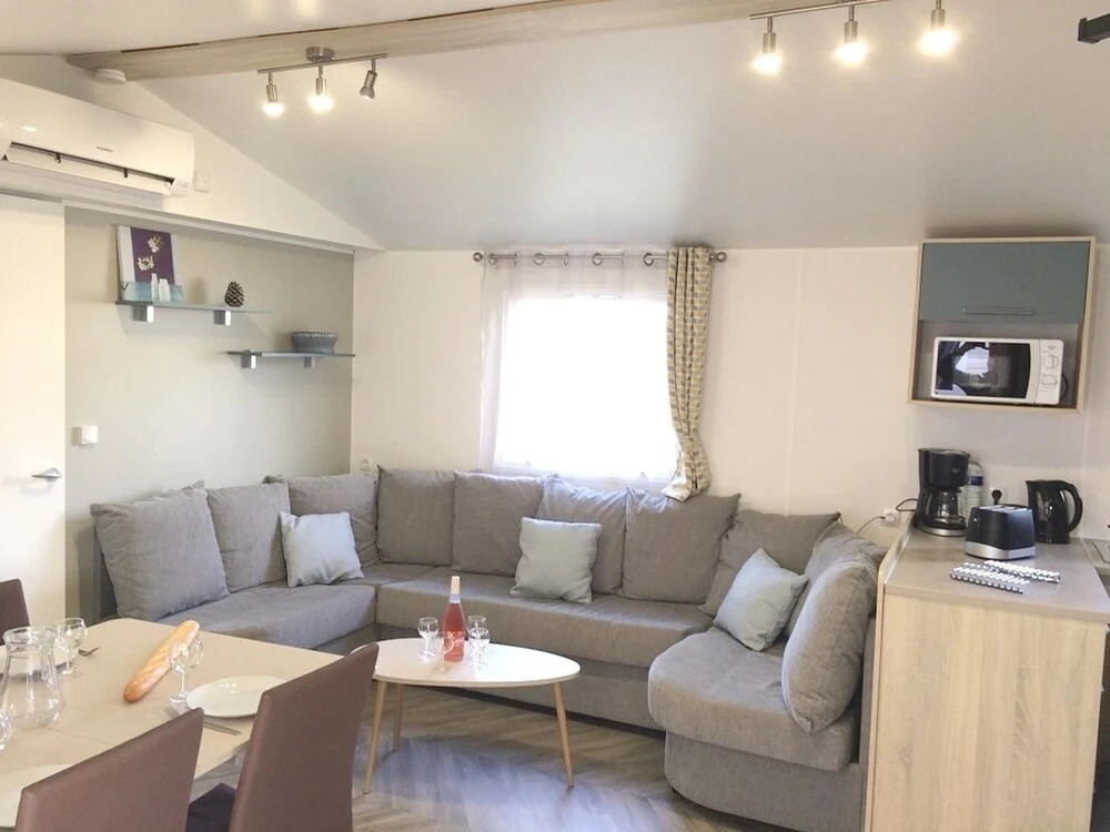 Property With 3 Bedrooms in Saint-julien-en-born, With Pool Access and