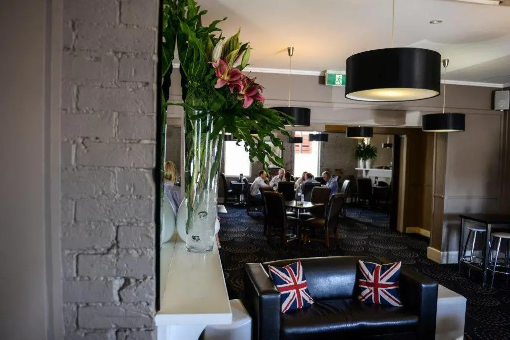 Crossroads Hotel
