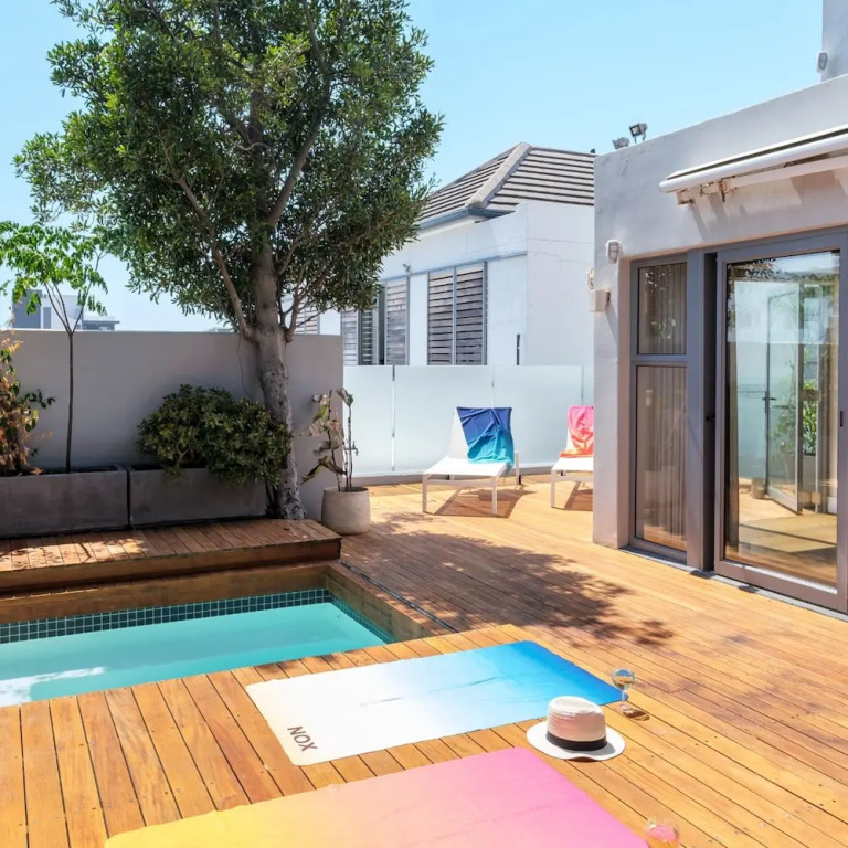Tranquil Escape in Sea Point Aureto