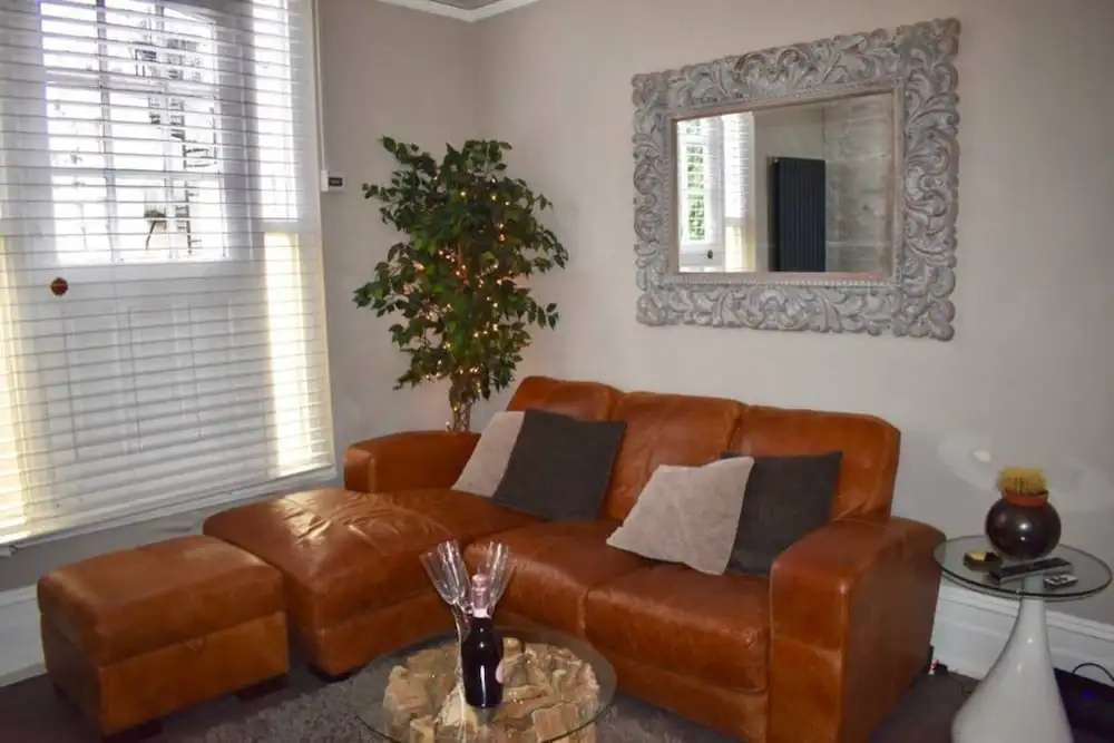 2 Bedroom Apartment Near Seafront in Brighton