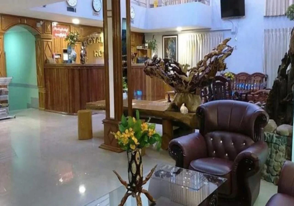 Royal Land Hotel