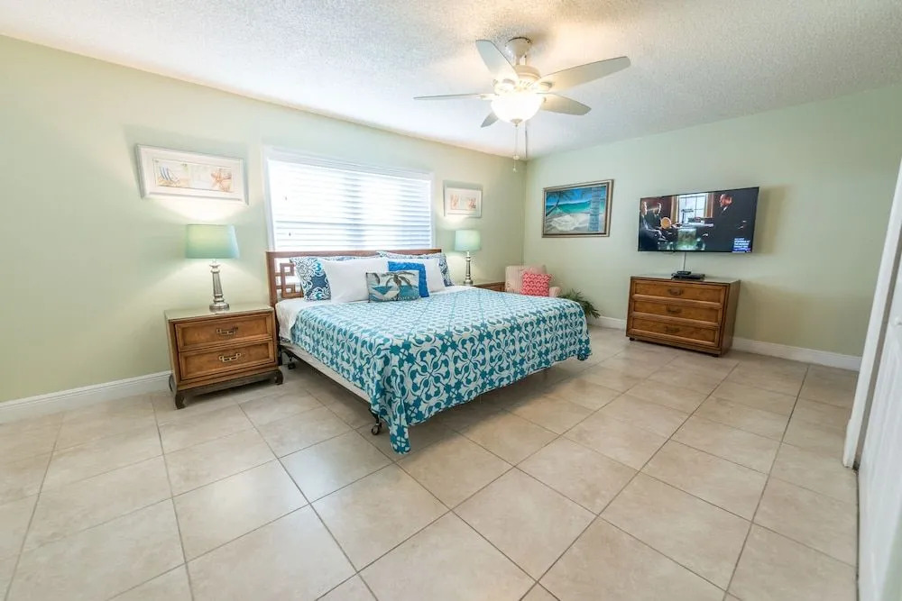 Cocoa Beach Club - Oceanfront Condos with Pool next to Pier and Port Canaveral