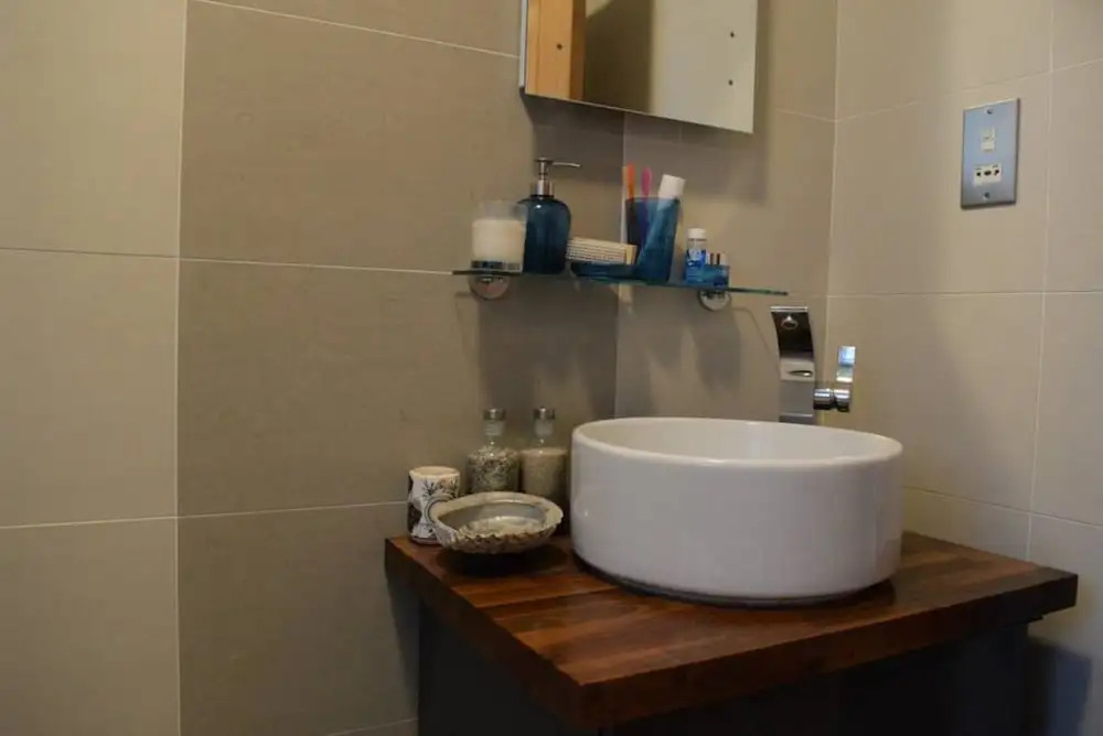 Contemporary 1 Bedroom Flat in Elephant & Castle With Balcony