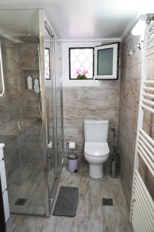 Athenian Petralona Suite