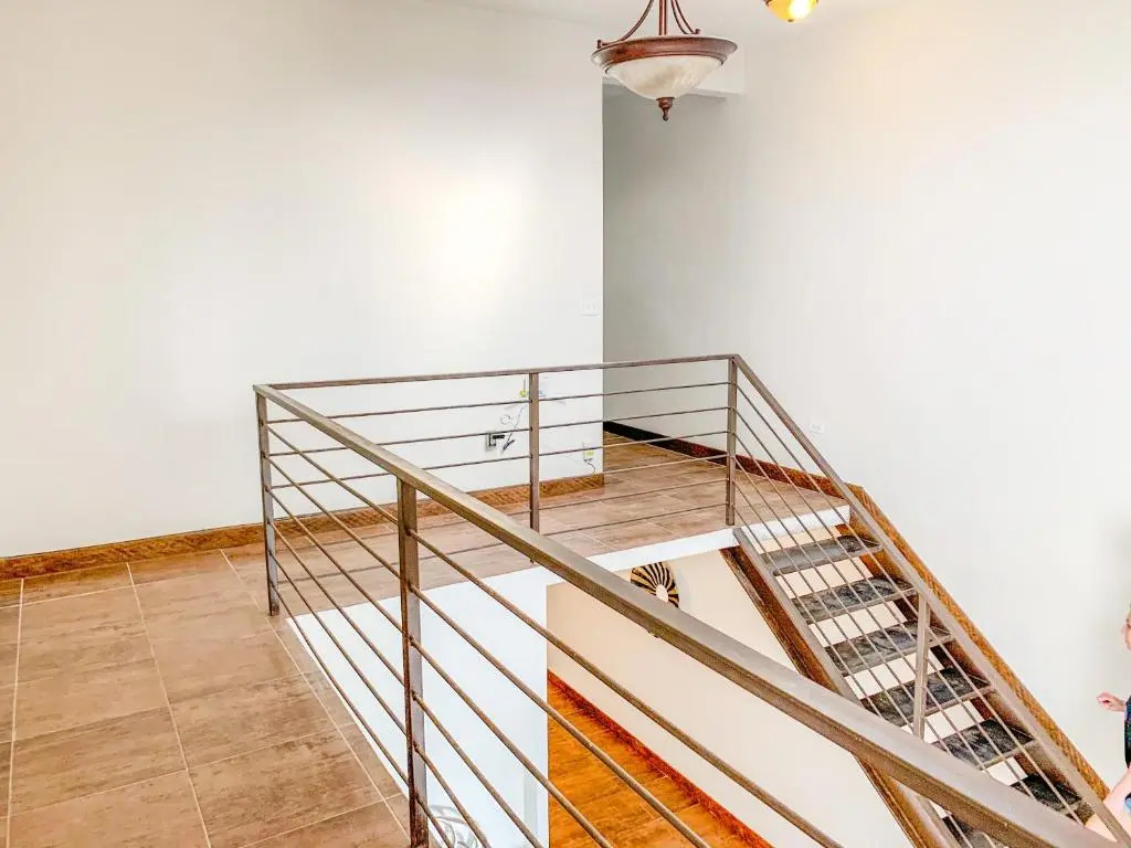 Beautiful 3 BDR 2,5 Bath- Steps from Beach w/PKG