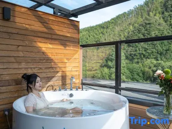 Bonfire Villa · Creekside · Starry Sky Pool Family Vacation Homestay (Moon Bay Scenic Area)