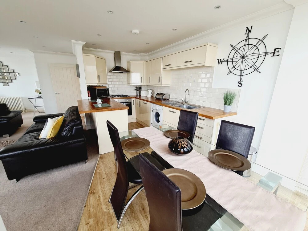 Off the Hook - Luxury Beach Apartment - Sleeps 4