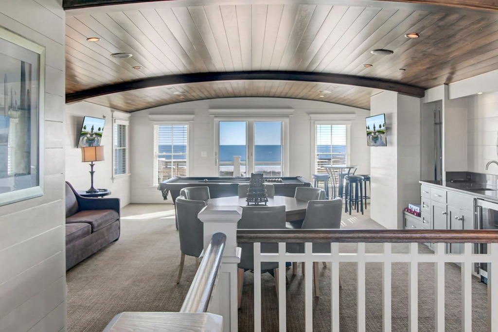 3100 Palm Boulevard by Avantstay Beachfront, Ocean Views, Private Pool