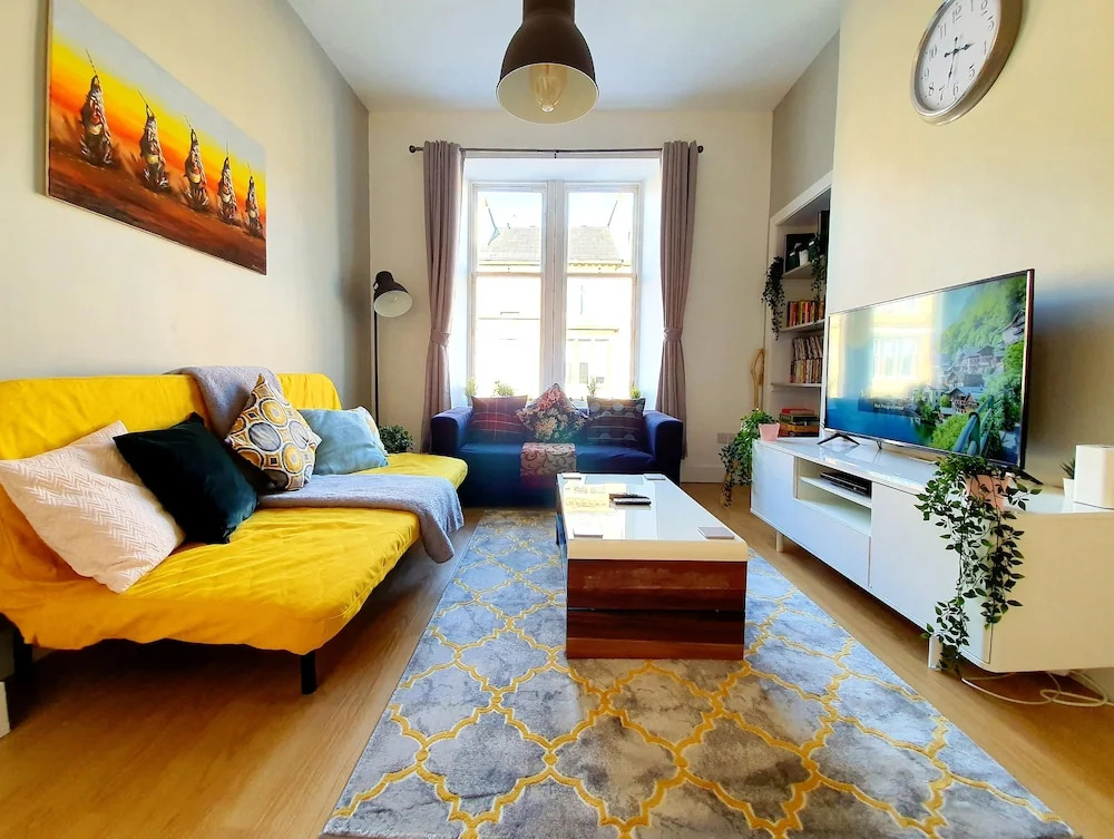 Spacious Home in the Buzzing West End