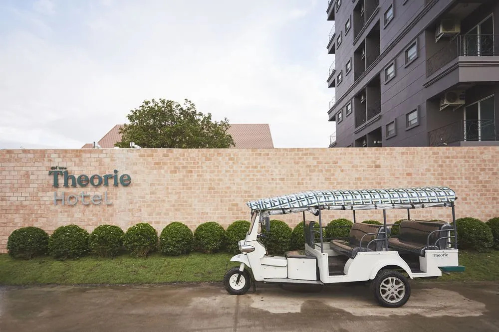 Siri Hotel And Residence Bearing