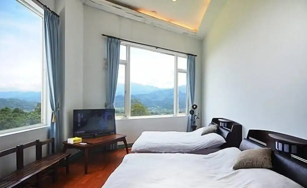 Warm House Hostel