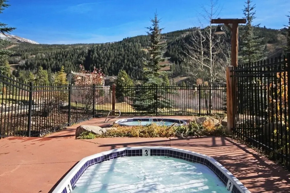 2656 Tenderfoot Lodge 2 Bedroom Condo by RedAwning