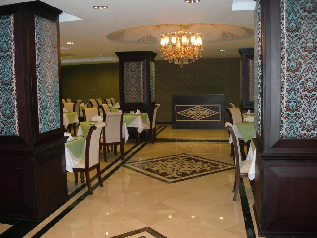 Maywood Hotel