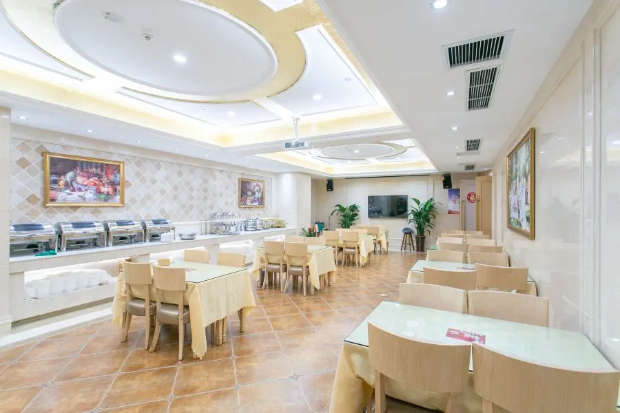 重庆市解放碑洪崖洞富悦丽呈酒店