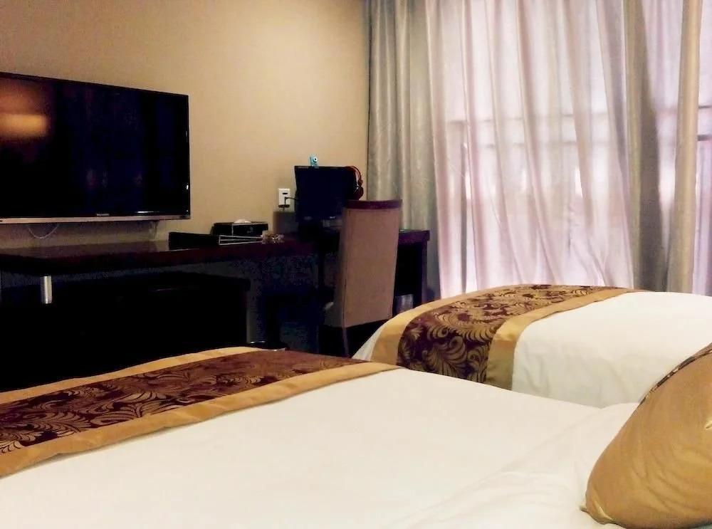 Big Port Holiday Inn