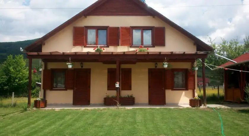Hanga Apartments