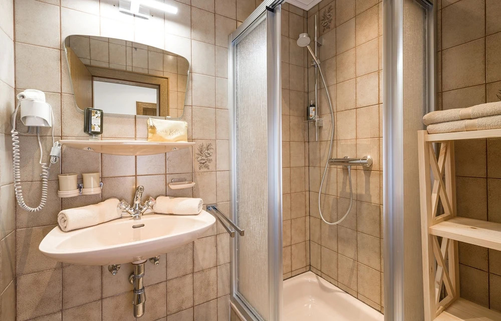 Apartments Tannheim - Ruhige Apartments mit Infrarotsauna & Sommerbergbahnen inklusive