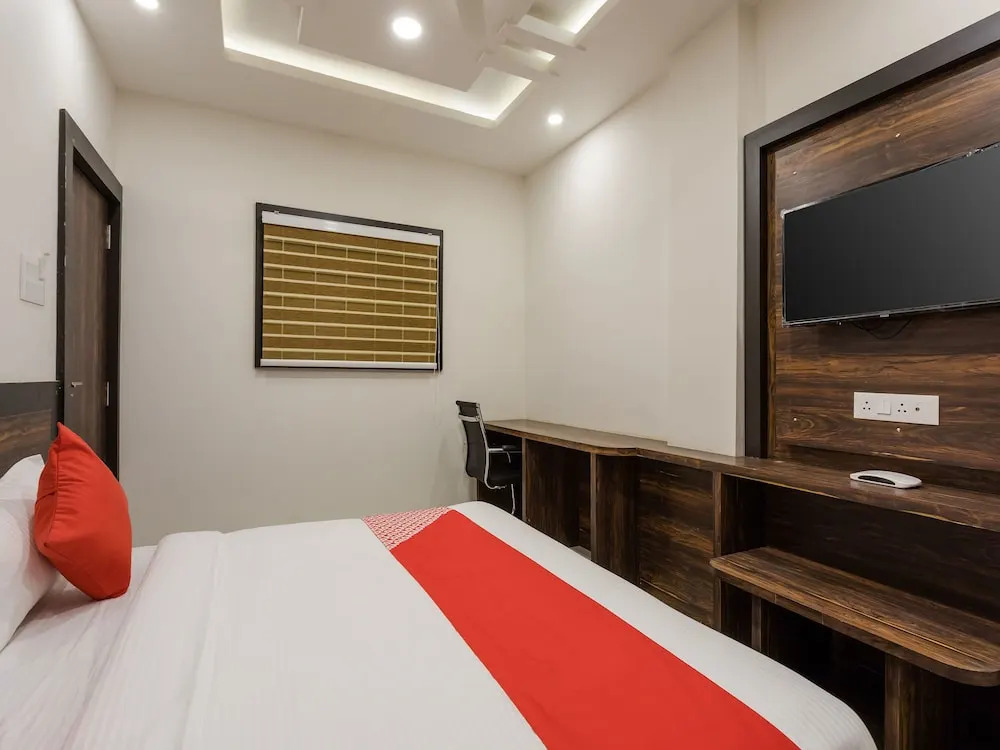 OYO 14355 Hotel Kasturi