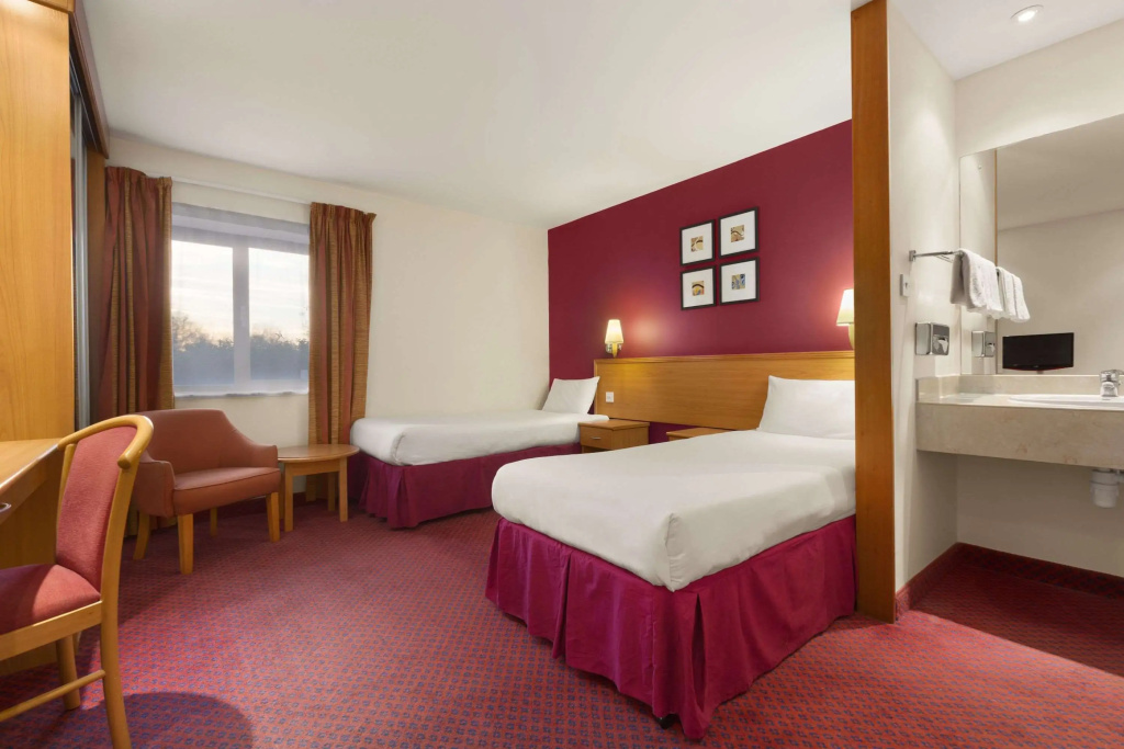 Days Inn by Wyndham Stevenage North