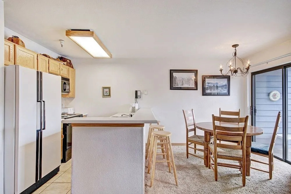River Mtn Lodge W219
