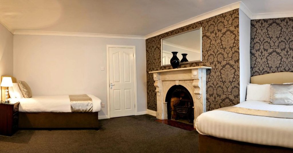 Clifden House by Nina