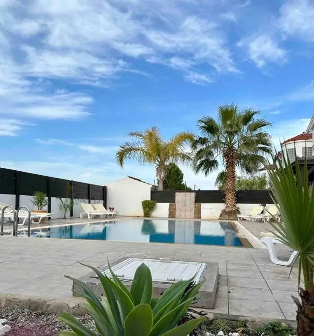 Beautiful 5 bed Villa with Pool