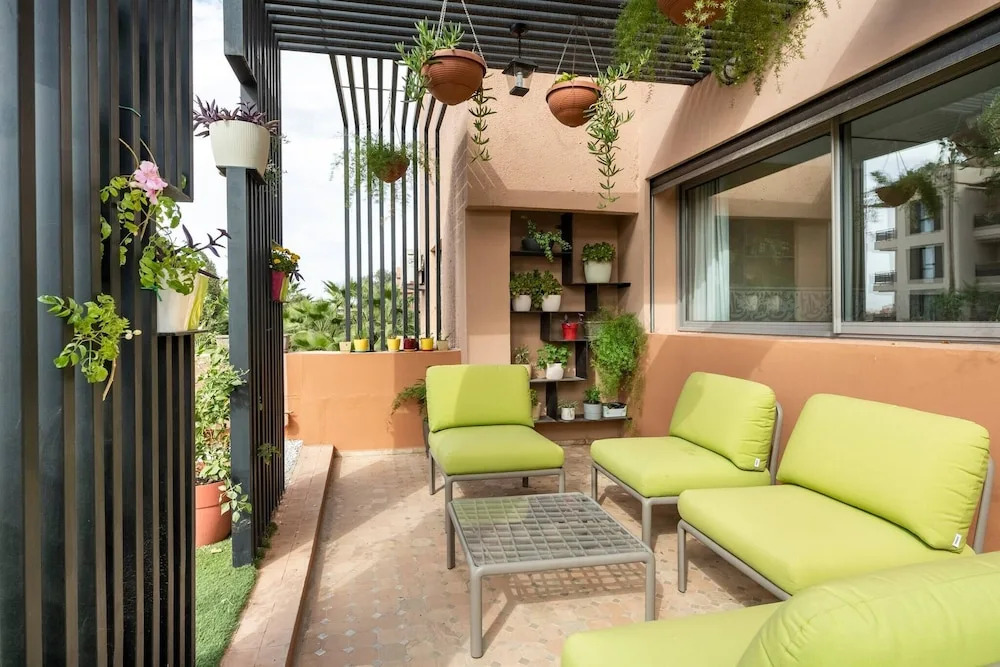 "superbe Appart Méga Terrasse Piscine +big Jardin"