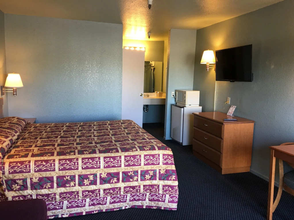 Applegate Inn