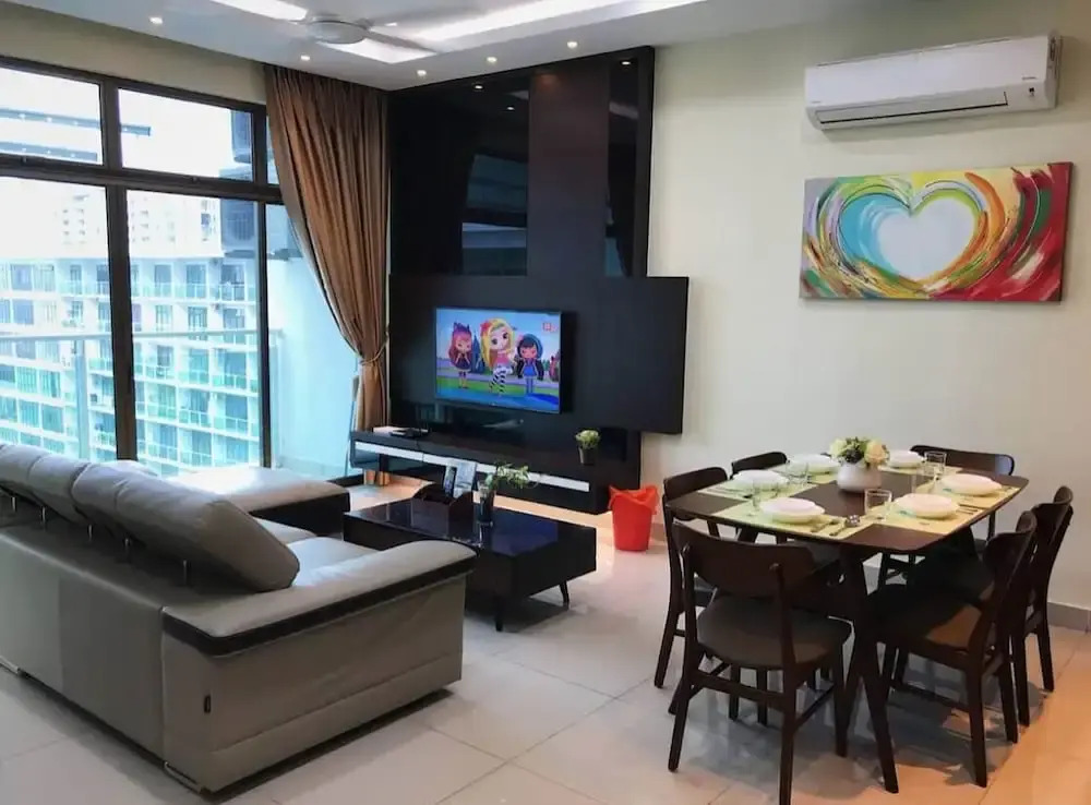 Palazio Serviced Apartment in Mount Austin near Aeon IKEA Toppen HSI