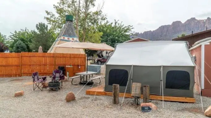 FunStays Glamping Setup Tent in RV Park #4 OK-T4
