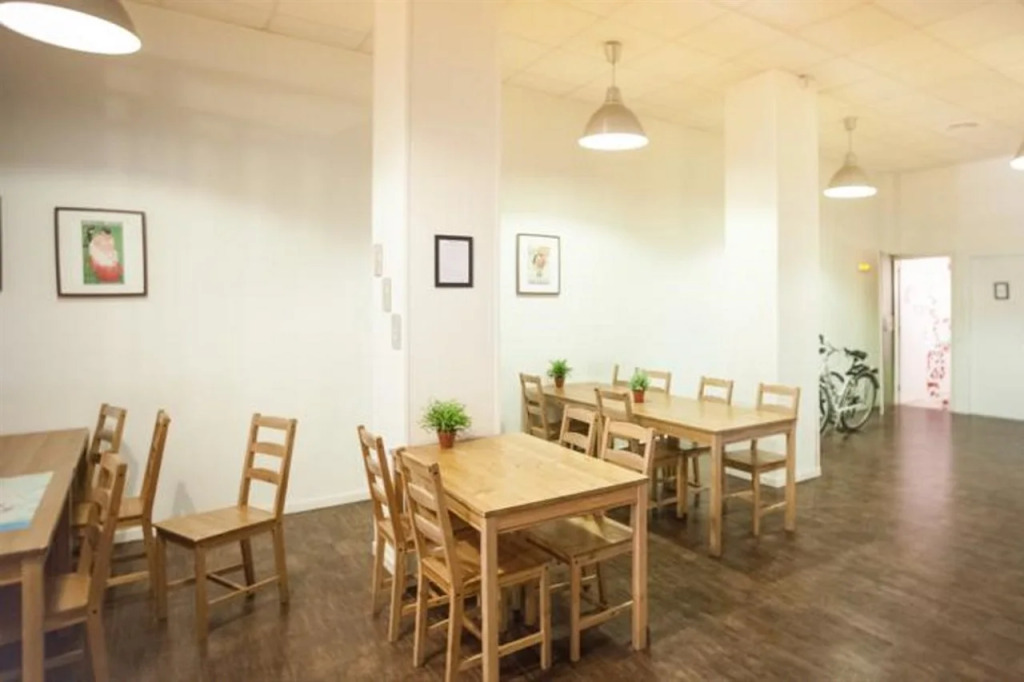 360 Hostel Borne