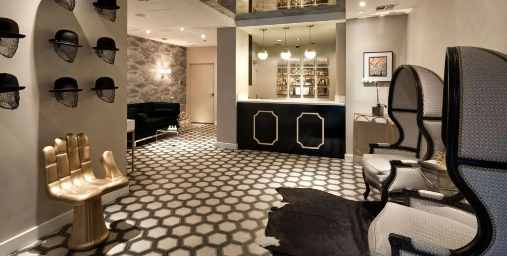 Carlyle Inn